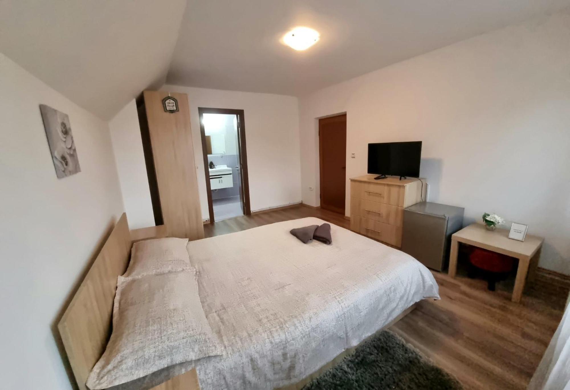 Popasul Galesean Hotell Galesu Eksteriør bilde