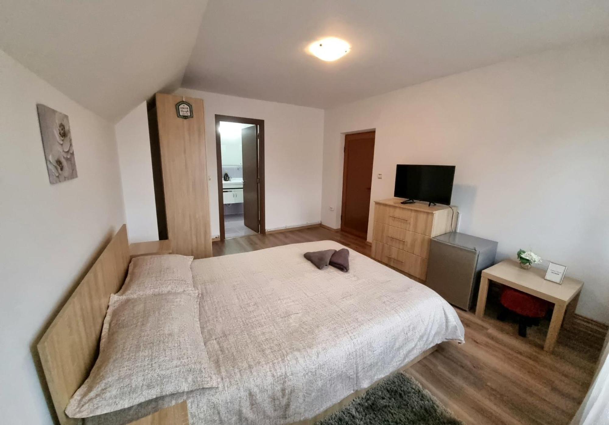 Popasul Galesean Hotell Galesu Eksteriør bilde